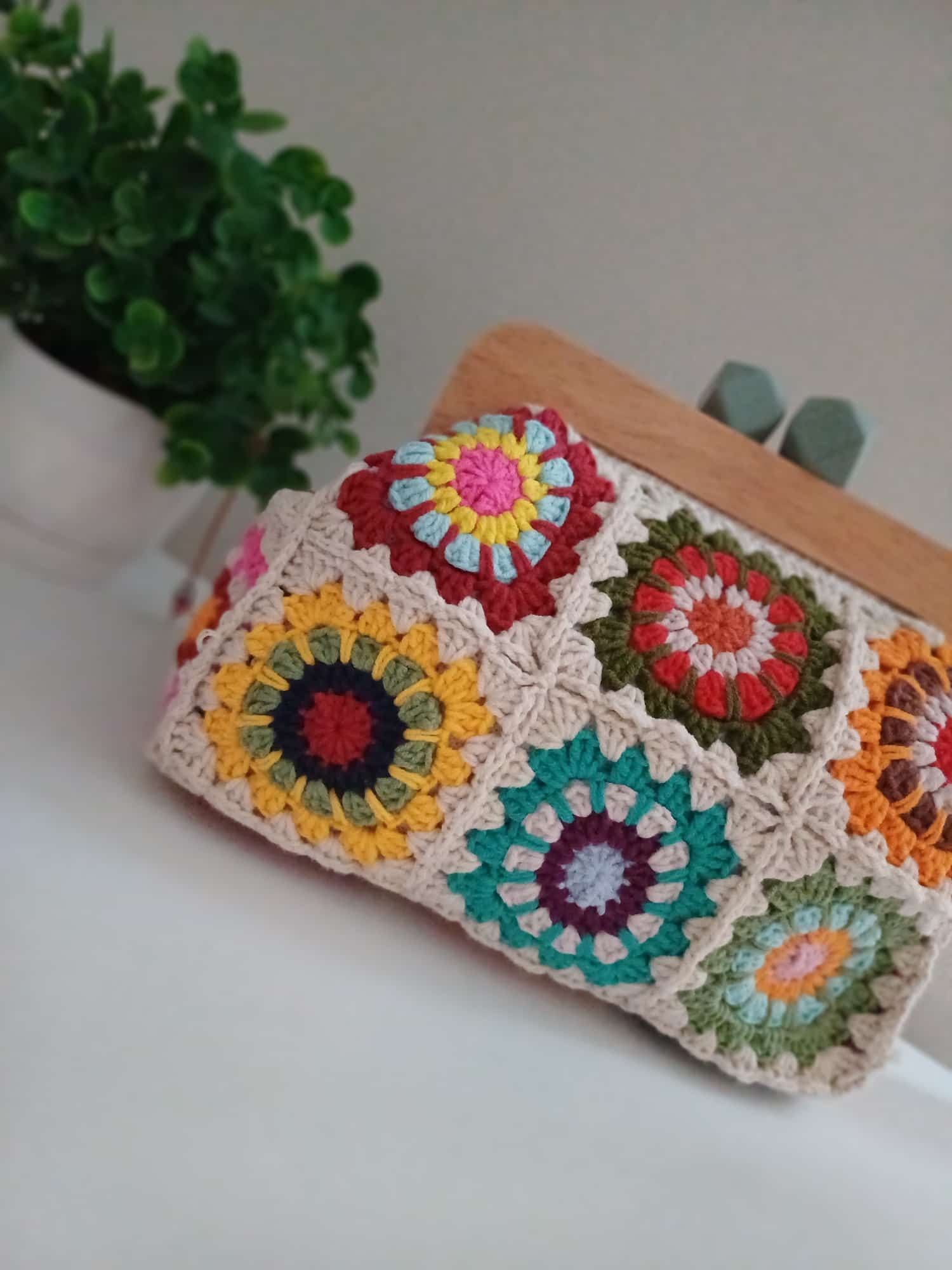 El Örgüsü Ahşap Burslu Koton Motif Büyükanne Çantası