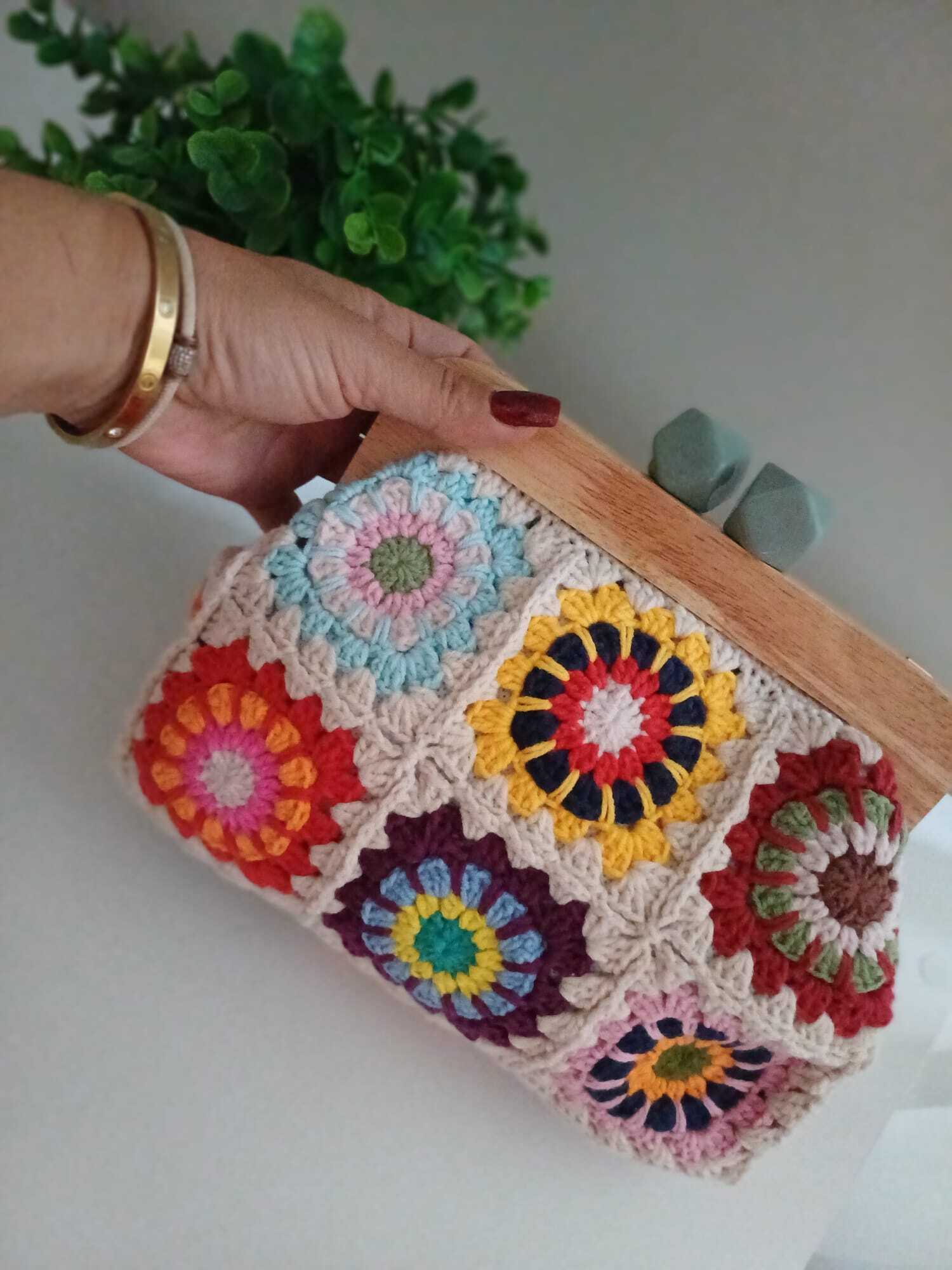 El Örgüsü Ahşap Burslu Koton Motif Büyükanne Çantası