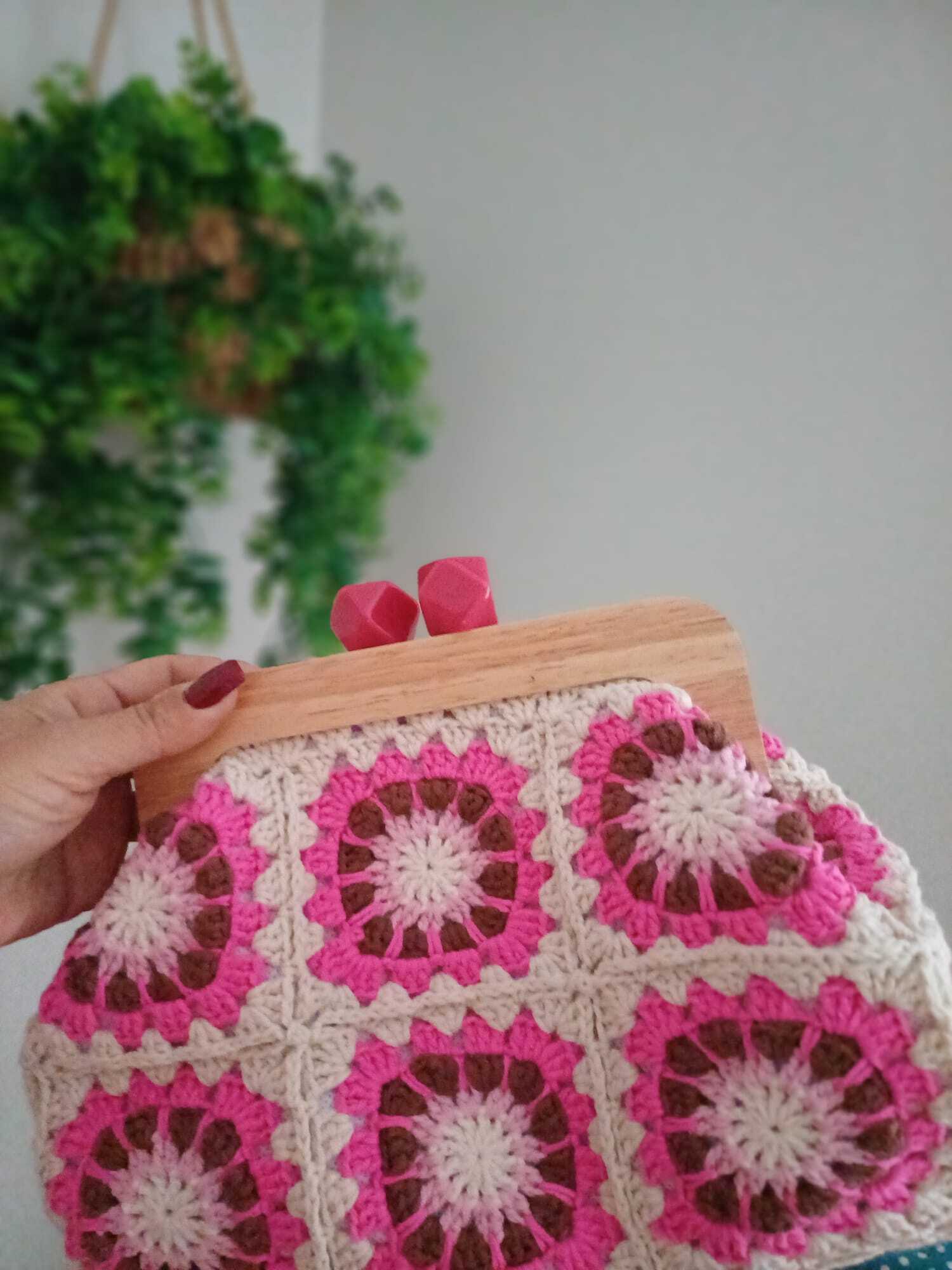 El Örgüsü Ahşap Burslu Koton Motif Pembe Çanta