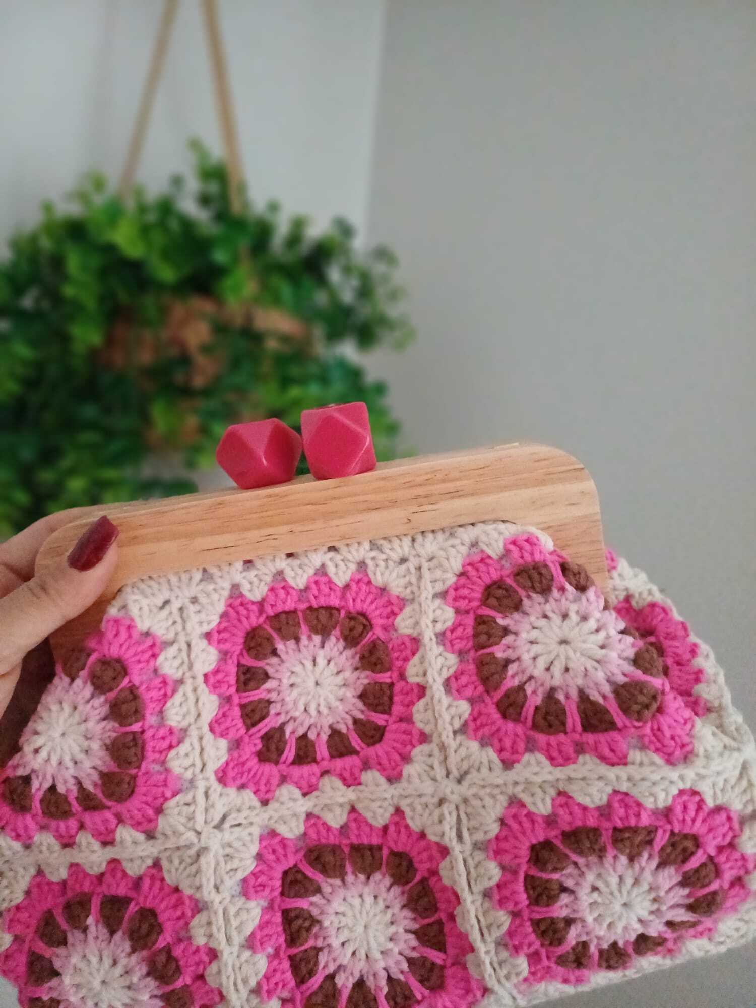 El Örgüsü Ahşap Burslu Koton Motif Pembe Çanta