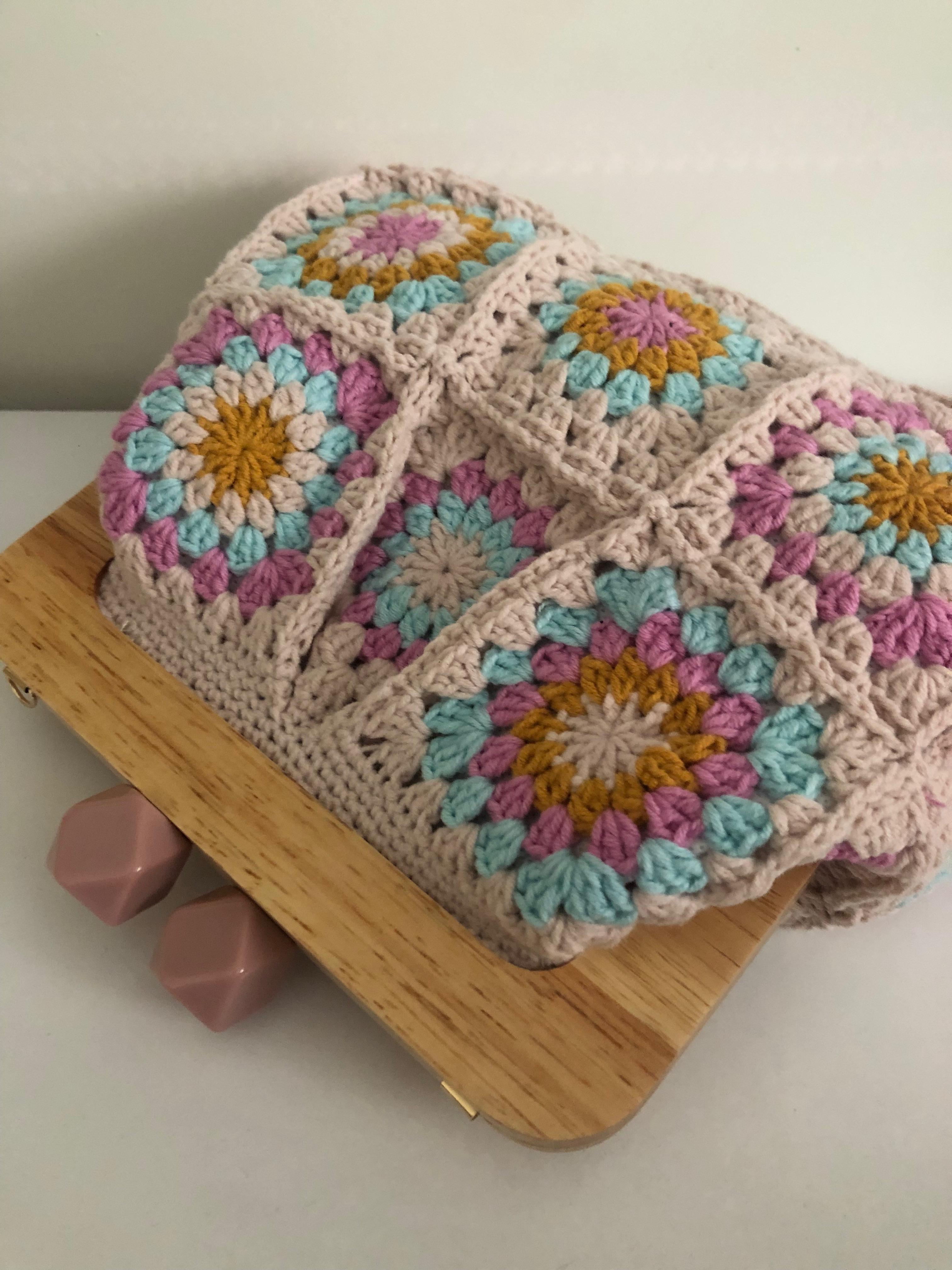 El Örgüsü Ahşap Burslu Pudra Çanta