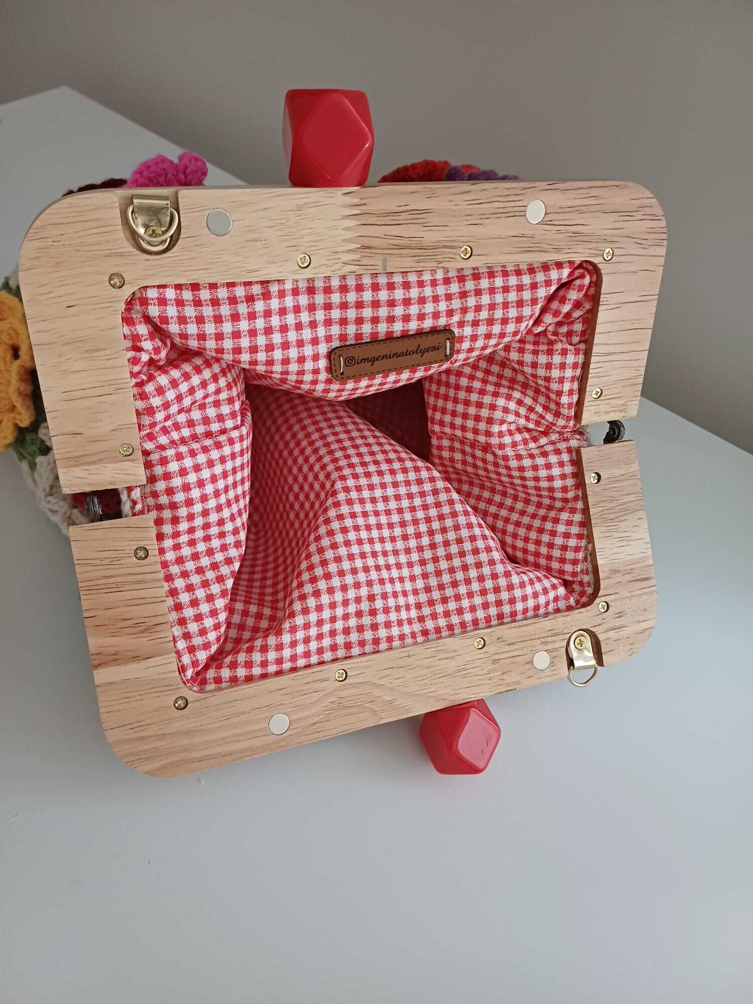 El Örgüsü Ahşap Burslu Koton Motif Büyükanne Çantası