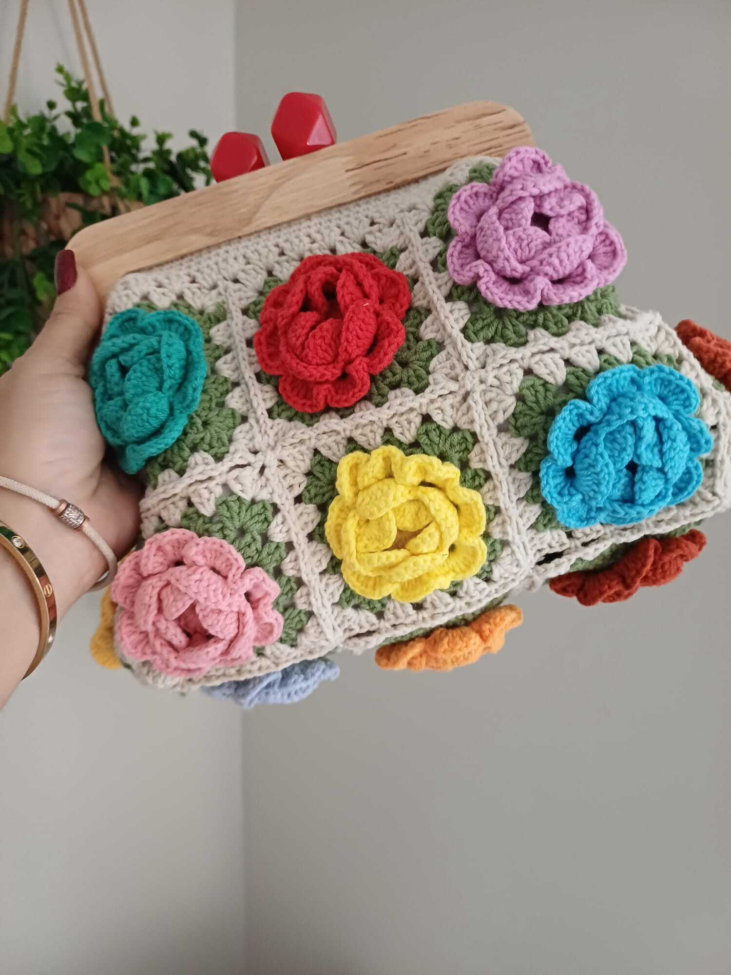 El Örgüsü Ahşap Burslu Koton Motif Büyükanne Çantası