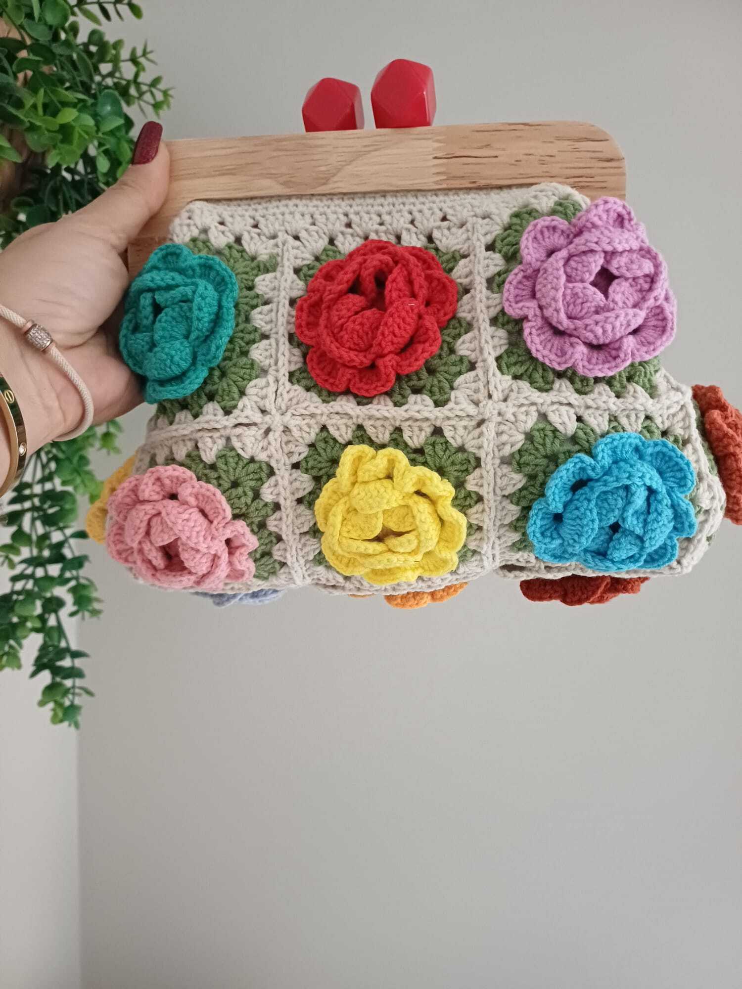 El Örgüsü Ahşap Burslu Koton Motif Büyükanne Çantası